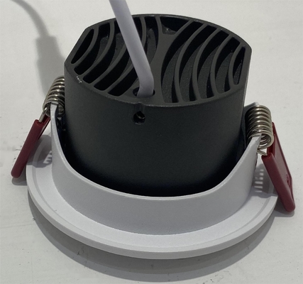 ไฟสปอร์ตไลท์เพดาน LED ภายใน , ไฟสปอร์ตไลท์ LED ในอาคารเซมิคอนดักเตอร์